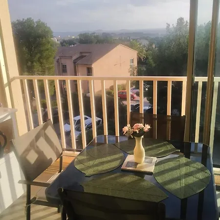 Ideally Located Nice Seaview Private Parking 邦多勒