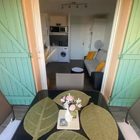 Ideally Located Nice Seaview Private Parking *