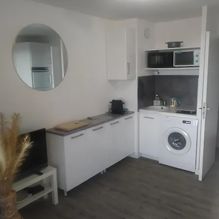 Ideally Located Nice Seaview Private Parking